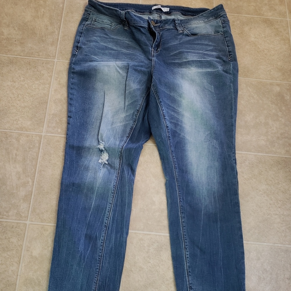 Local Boutique plus size distressed jeans